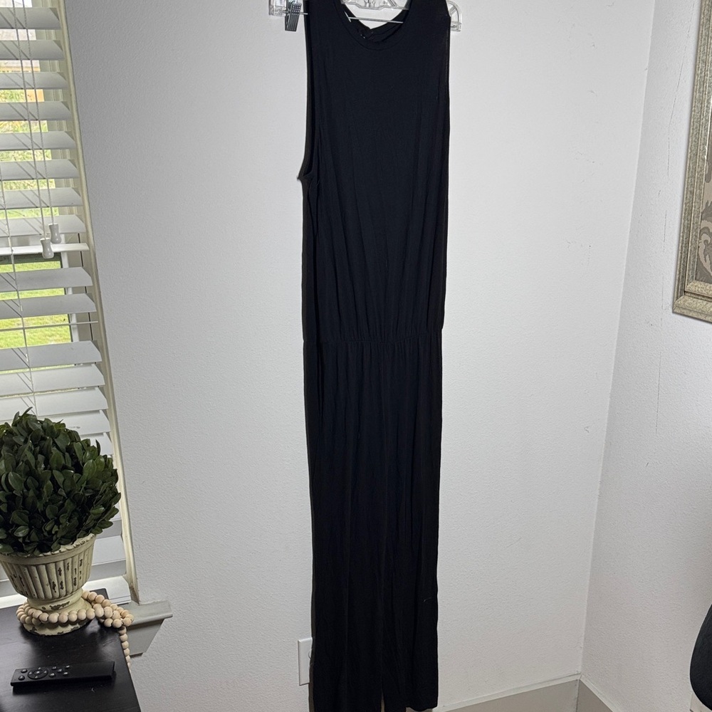 Caleigh & Clover Black sleeveless elastic‎ waist pull on jumpsuit Sz M